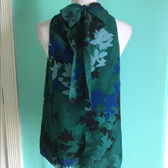 Eva Mendes New York & company sleeveless Top - Picture 2 of 7